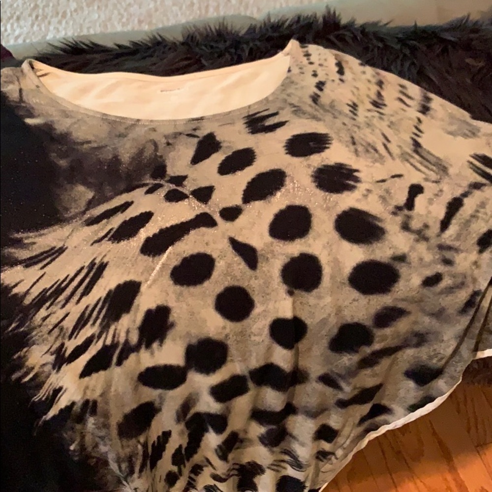 Express asymmetrical printed shirt with shine - Picture 6 of 6